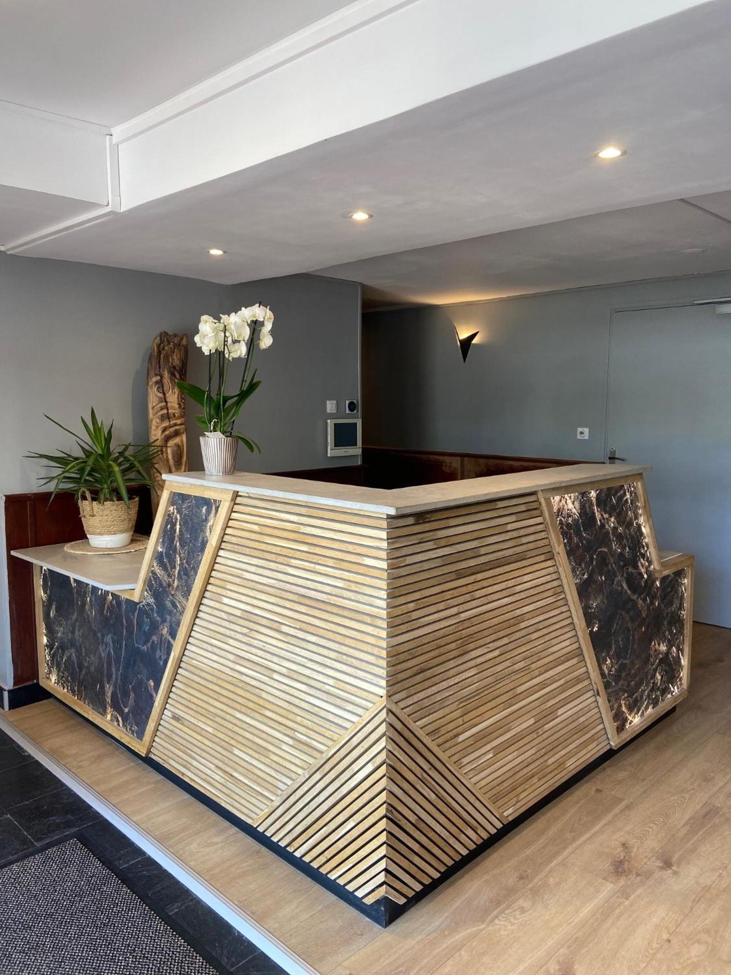 Logis Hotel - La Petite Rade 勒阿弗尔 外观 照片